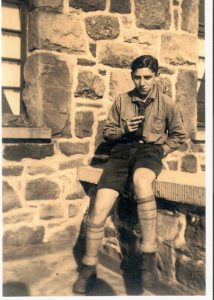 Porträtfoto von Fredy, um 1934, Stadtarchiv Aachen. Porträtfoto von Fredy, um 1934, Stadtarchiv Aachen.